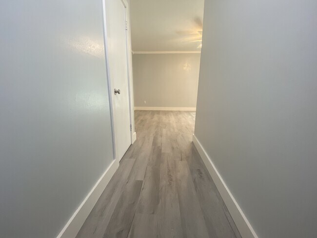 Foto del edificio - 2220 Louise Ln