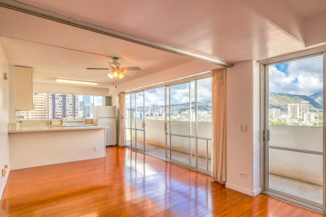 Photo - 439 Keoniana St Apartment