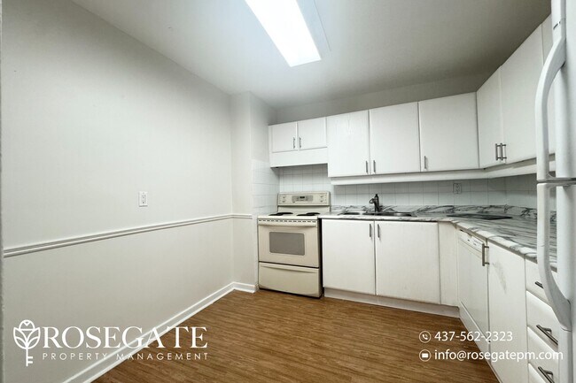 Photo du bâtiment - Spacious 3+Den Condo in Mississauga – 1,70...