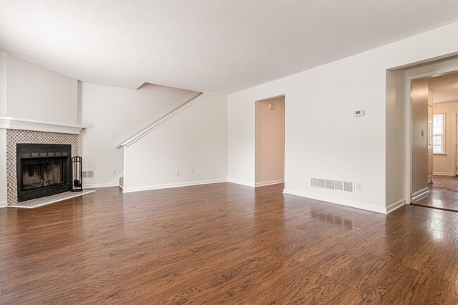 Building Photo - 10787 Colonial Woods Ct