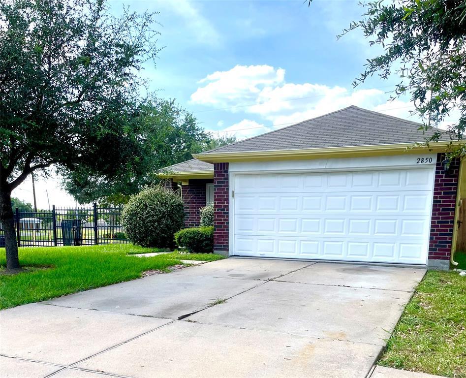Foto principal - 2850 Back Bay Brook Trail