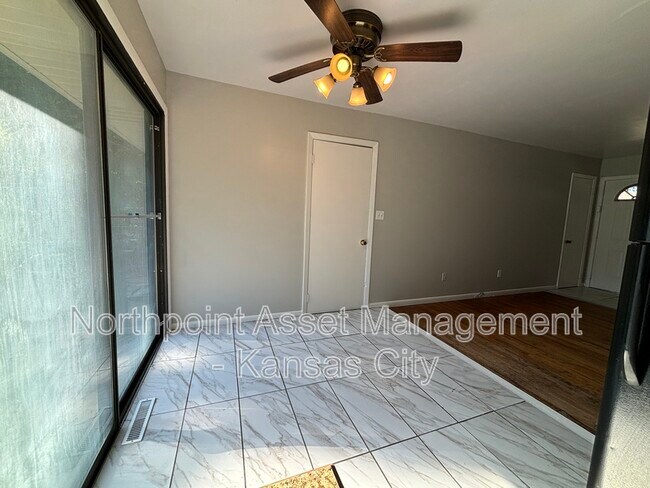 Foto del edificio - 5733 Cedar Ave