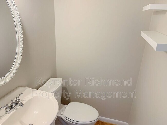 Foto del edificio - 9431 Greenhill Ct