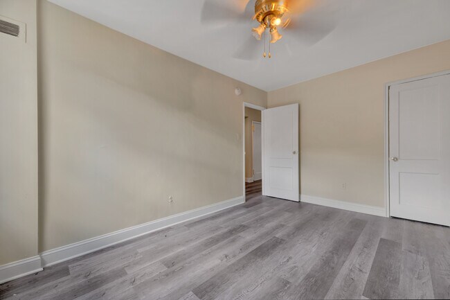 Foto del edificio - 1522 Queen St NE