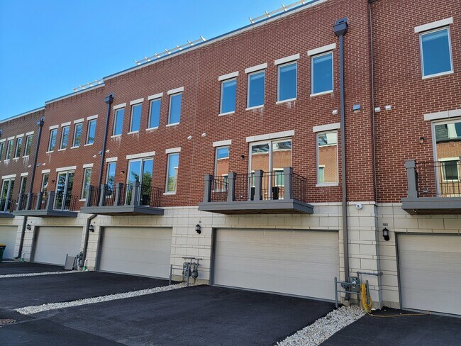 Foto del edificio - 1257 Gateway Ct