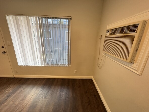 Foto del edificio - 325 W Milford St