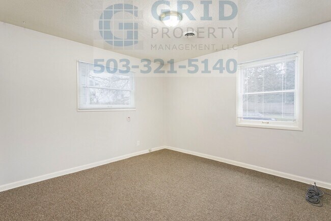 Building Photo - Charming 2 Bedroom Home Available in North...
