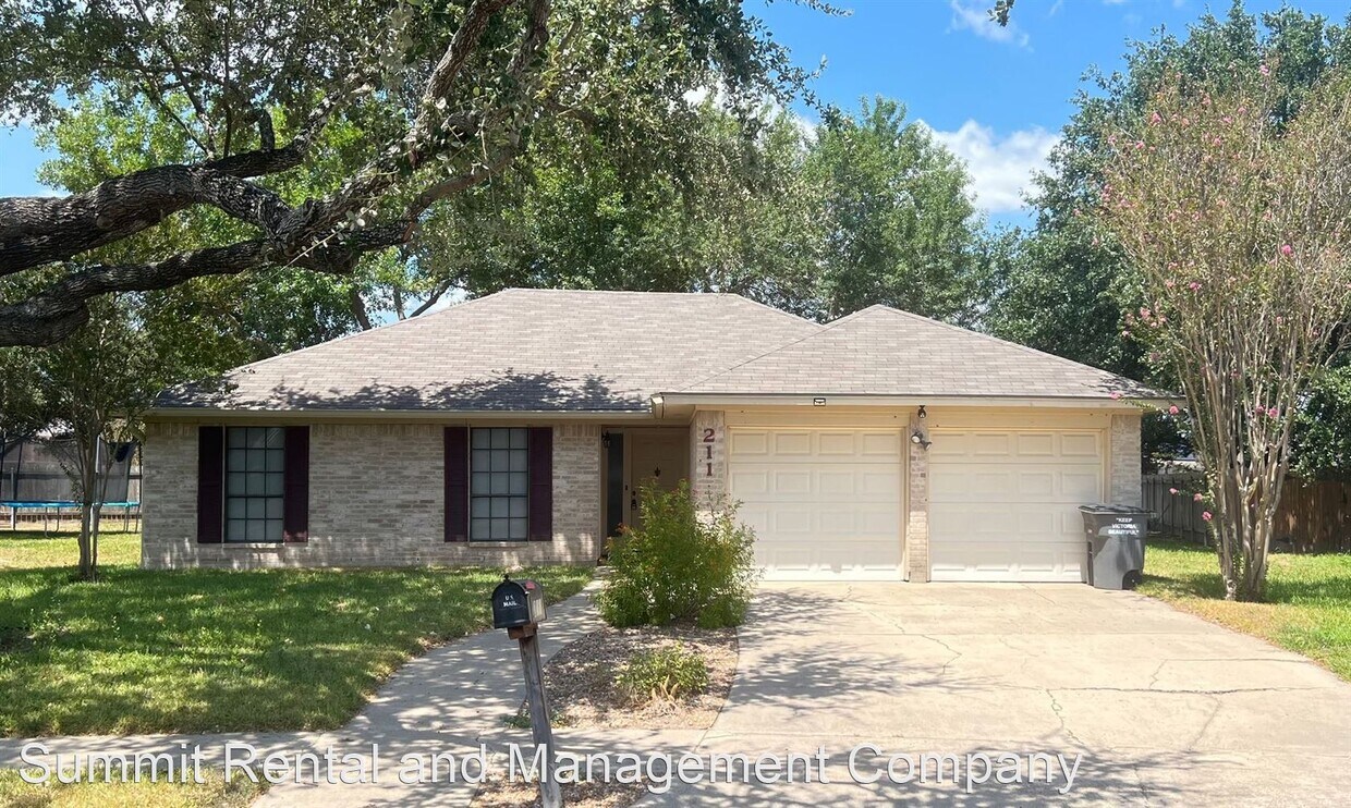 Primary Photo - 3 br, 2 bath House - 211 Fernwood Circle