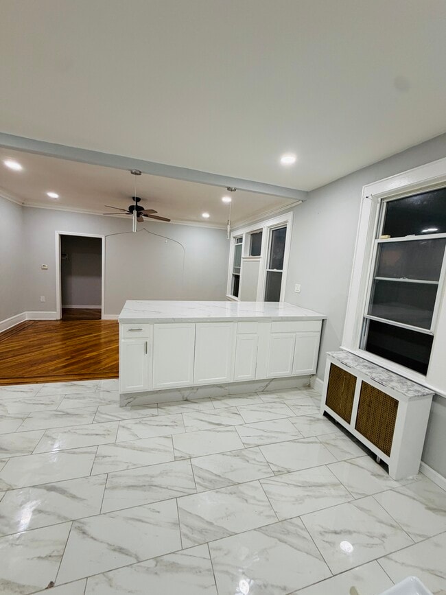 Building Photo - 15 Finlay Pl