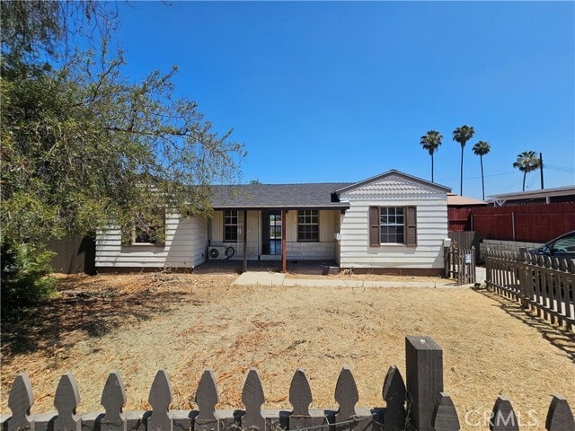 Primary Photo - 19219 Tranbarger St