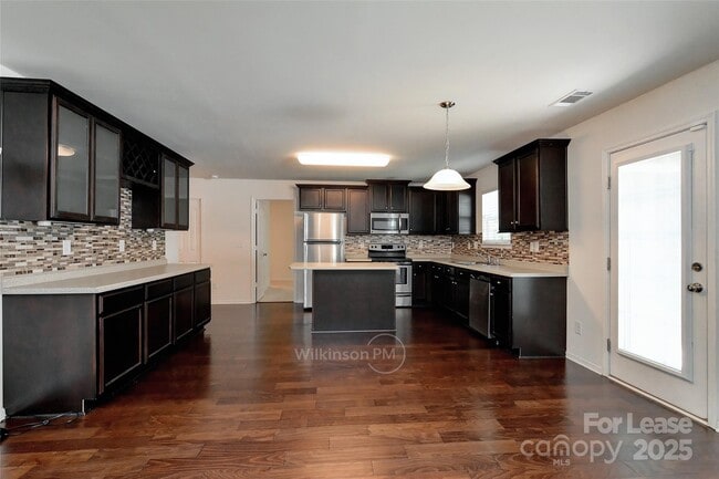 Foto del edificio - 9409 Pond Vista Court