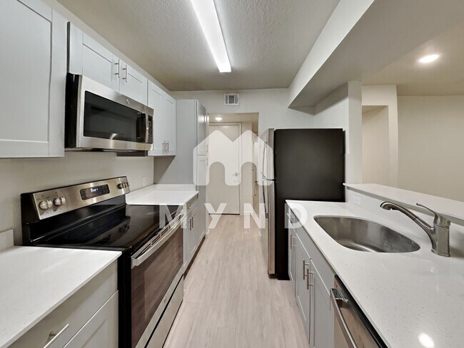 Building Photo - 1130 Babcock Rd Unit 226