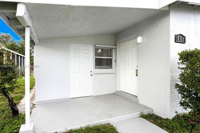 Foto del edificio - 551 NW 30th Terrace