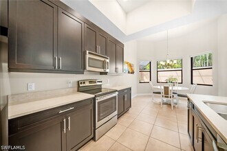 Building Photo - 1221 Briarwood Ct