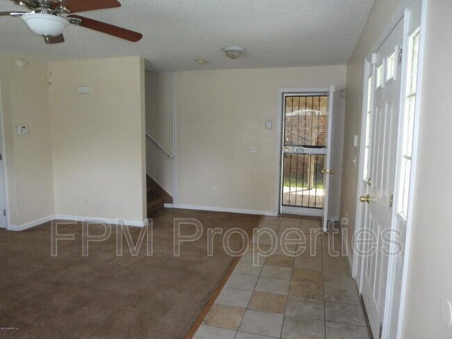 Foto del edificio - 1017 Crestwood St