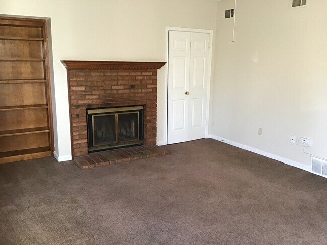 Foto del edificio - 6550 Fern Creek Dr