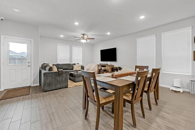 Foto del edificio - 24715 Oakheath Arbor Ln