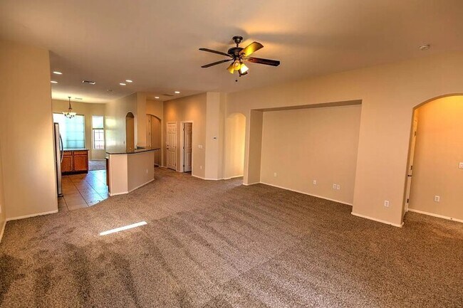 Foto del edificio - House For Rent