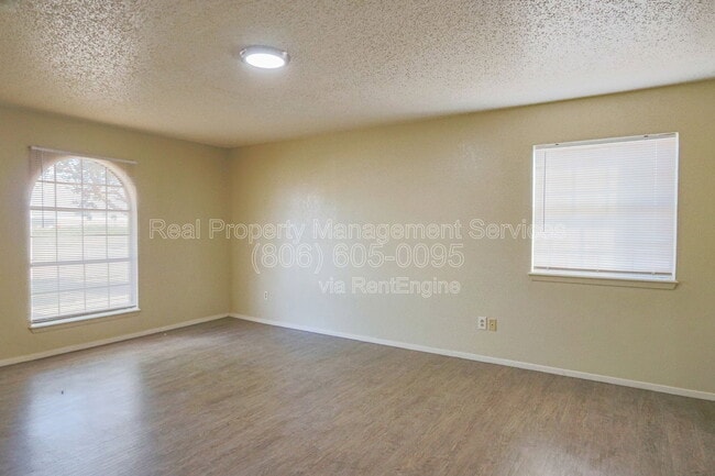 Foto del edificio - 2912 Kirby Ave
