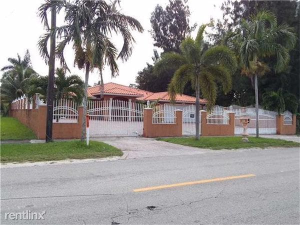 Primary Photo - 70 NW 159th St