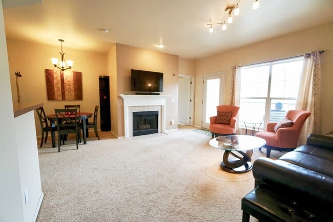 Sala de estar/comedor - 900 Bitner Rd