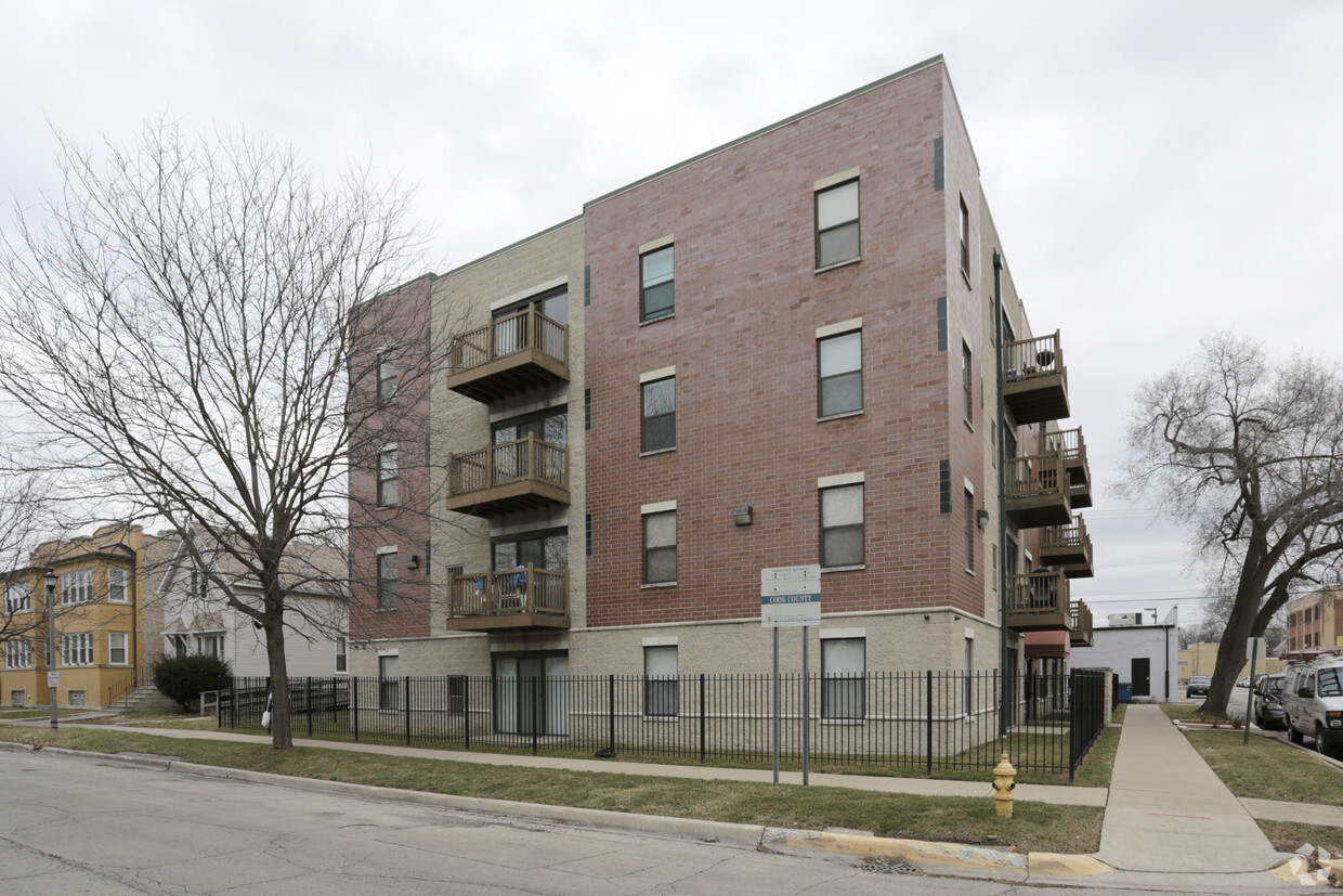 Building Photo - Goodell Place Apartments