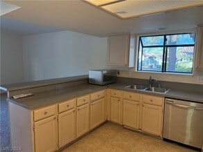 Building Photo - 720 Sea Pines Ln
