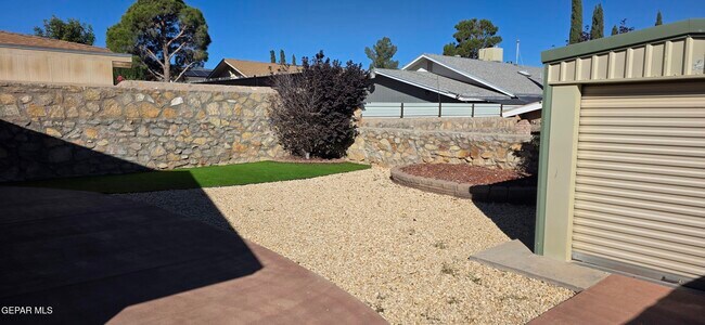 Foto del edificio - 12555 Flora Alba Dr