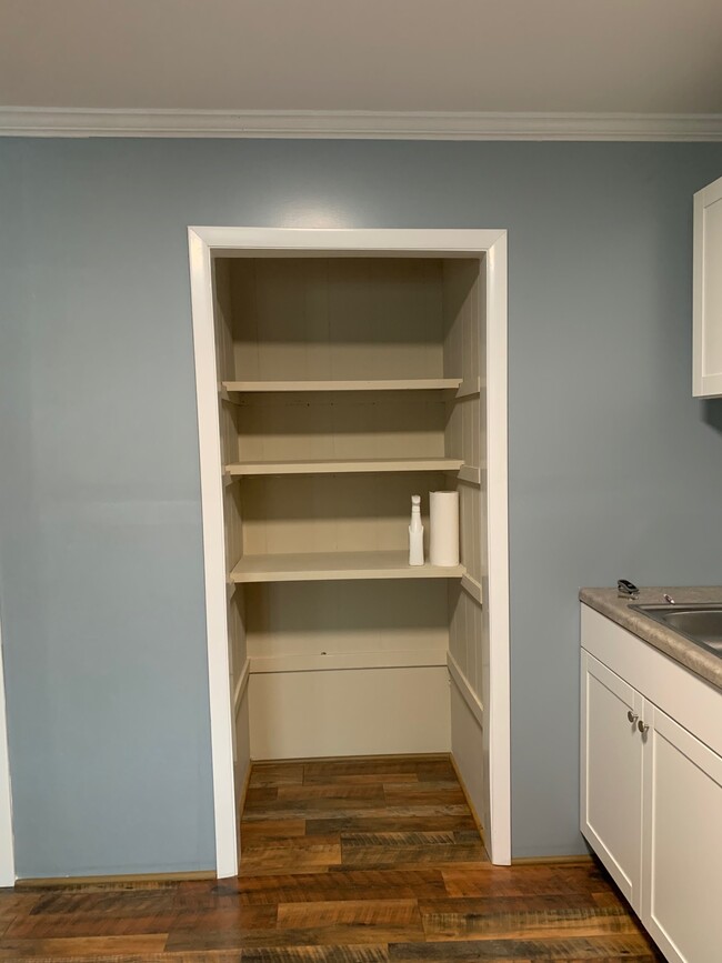 Building Photo - 161 Rowe Ave