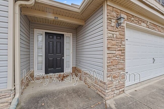 Building Photo - 811 Oshields Ct