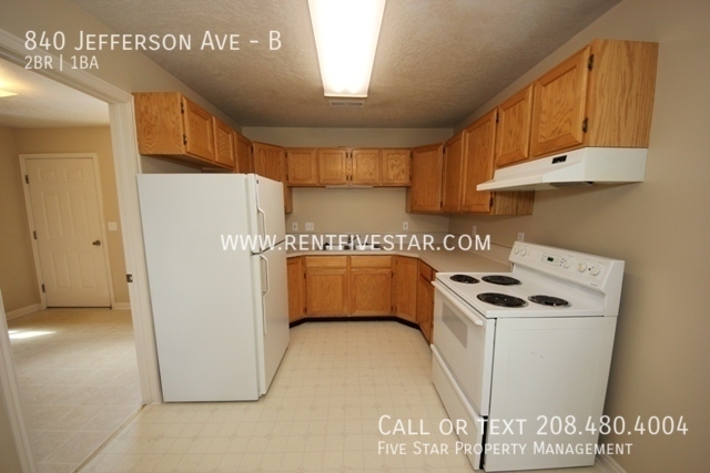 Building Photo - Charming 2 Bedroom 1 Bathroom Upstairs Apa...