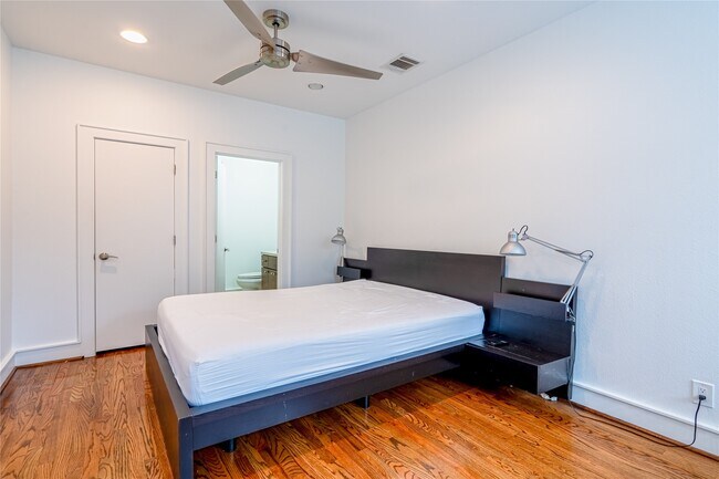 Foto del edificio - 5321 Lillian St