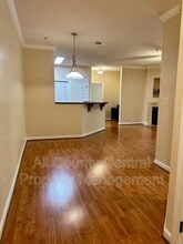 Building Photo - 208 Sterling Oaks Dr