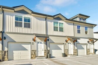 Building Photo - 220 Drayton Dr