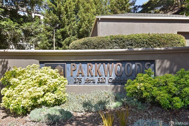 Foto del edificio - 220 Caldecott Ln