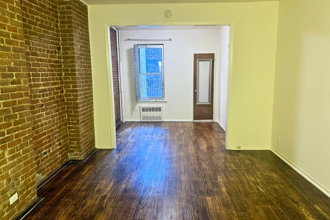 Foto del edificio - 2274 Broadway