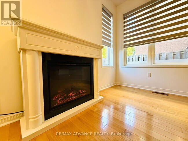 Building Photo - 137 Laramie Crescent