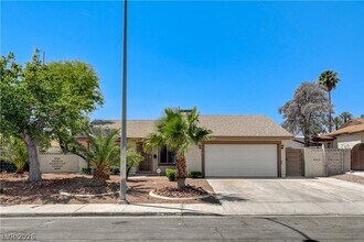 Building Photo - 2085 Wagonwheel Ave