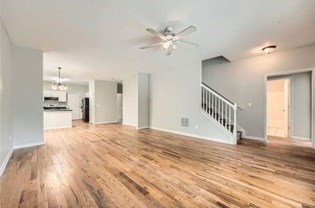Building Photo - 558 Elbridge Dr NW