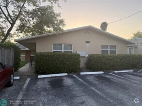 Building Photo - 921 SW 15th Terrace