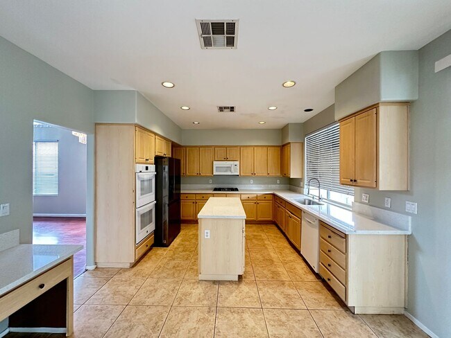 Building Photo - WESTRIDGE AT SUMMERLIN-PHASE 2