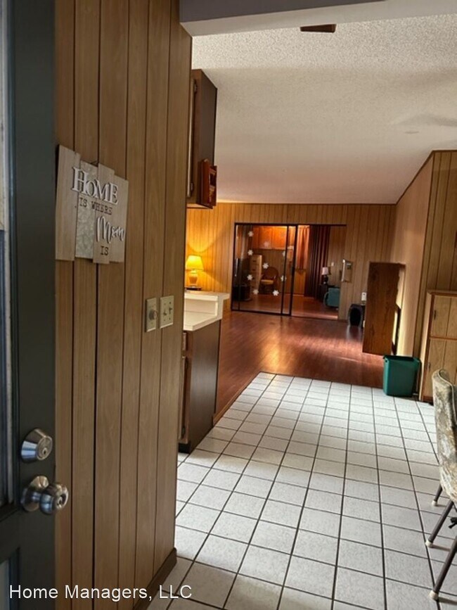Building Photo - 3 br, 2.5 bath House - 666 Kaulu Pl