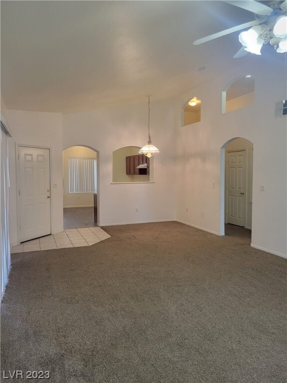 Foto del edificio - 6156 Pine Villa Ave
