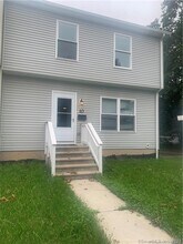 Building Photo - 10 Elro St