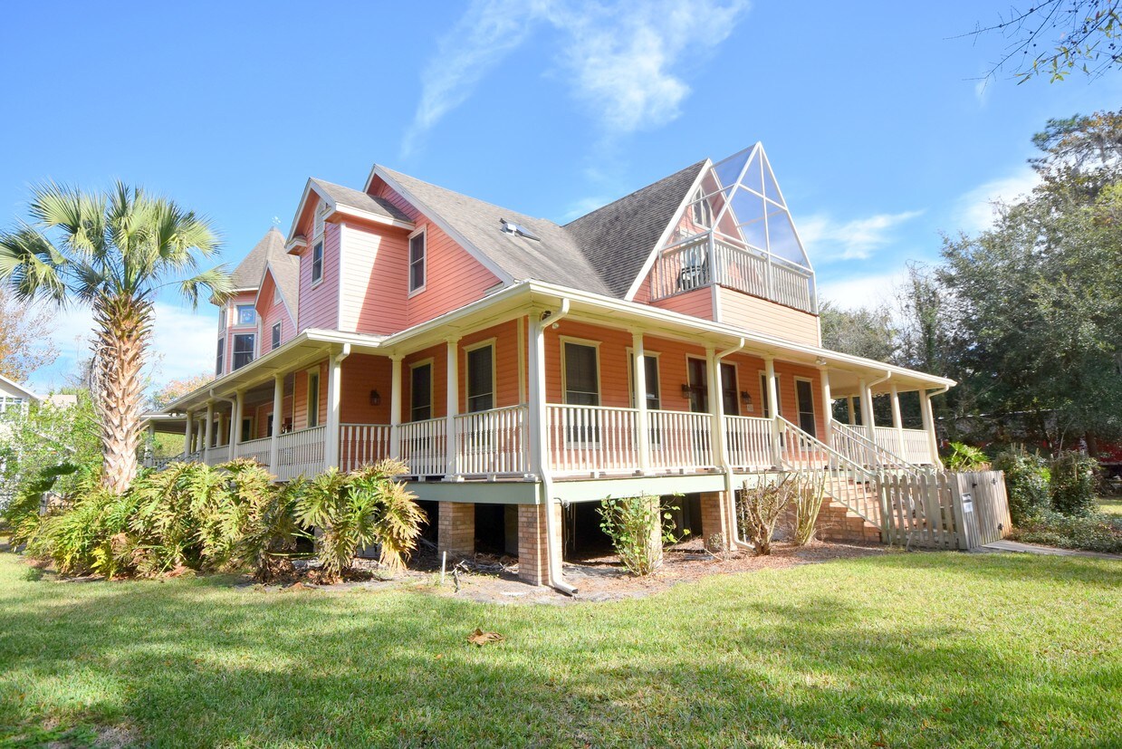 Foto principal - 918 SE 2nd Ave