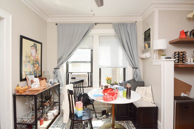 Foto del edificio - 2842 W Fletcher St