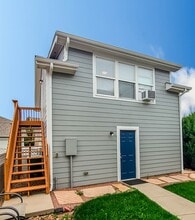 Building Photo - 2404 St Paul Dr