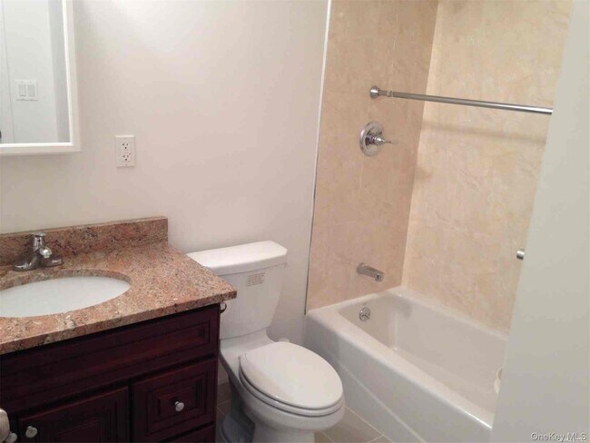 Foto del edificio - 3-30-30 Soundview Ln