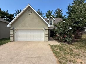 Building Photo - 405 S Village Cir