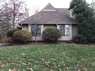 Building Photo - 11 Ridgeview Cir